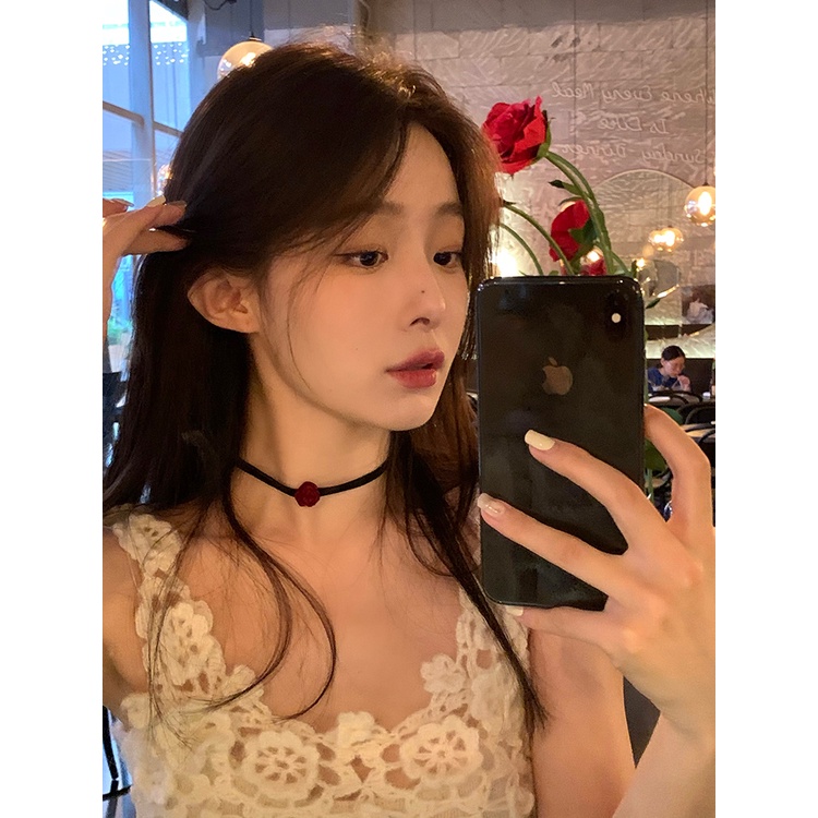 Dây Chuyền Mặt Hoa Hồng Đỏ Tía Phong Cách Mới Năm 2023