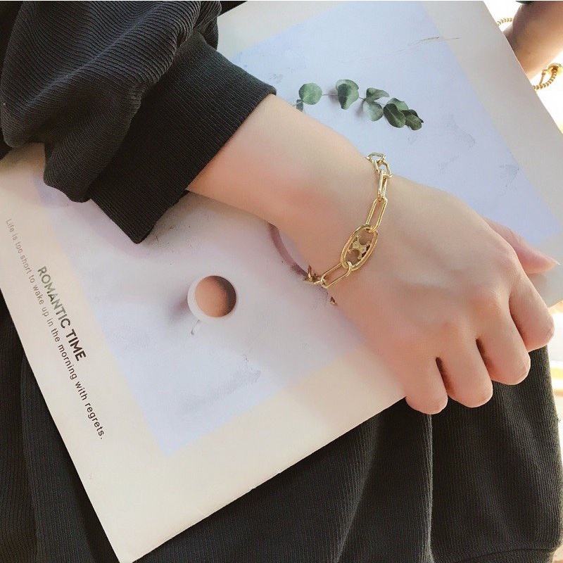 Vòng Tay Thép Titan Khắc Chữ logo celine Thời Trang