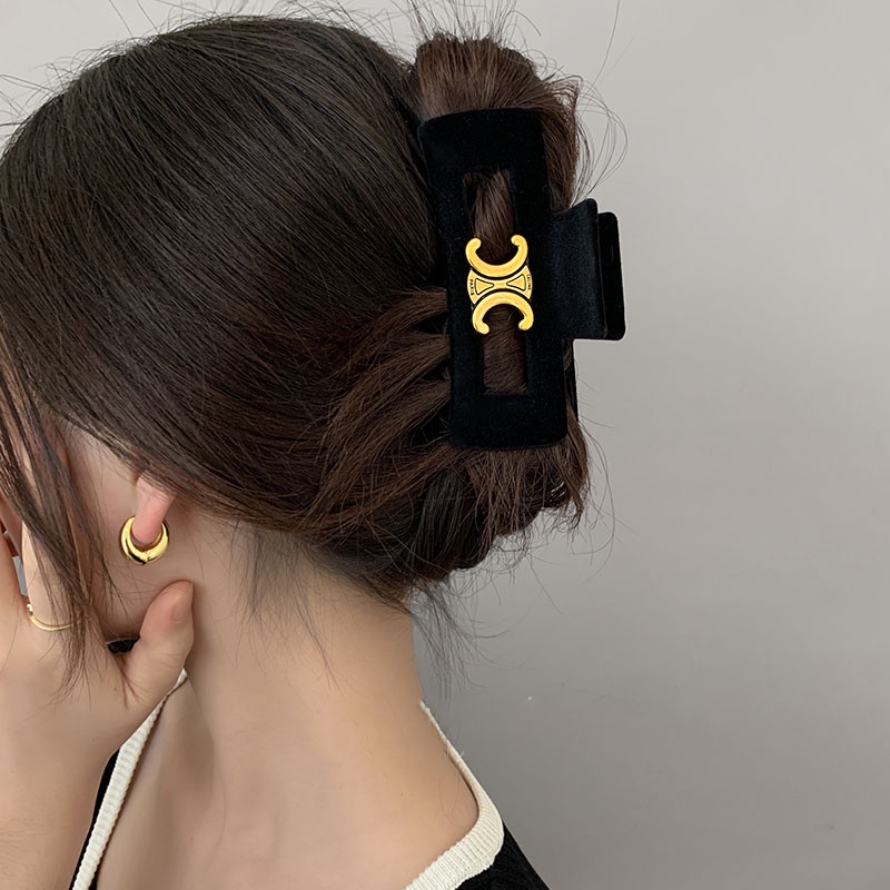 Kẹp Tóc Đính Hoa Chi Trà Và Ngọc Trai Thời Trang