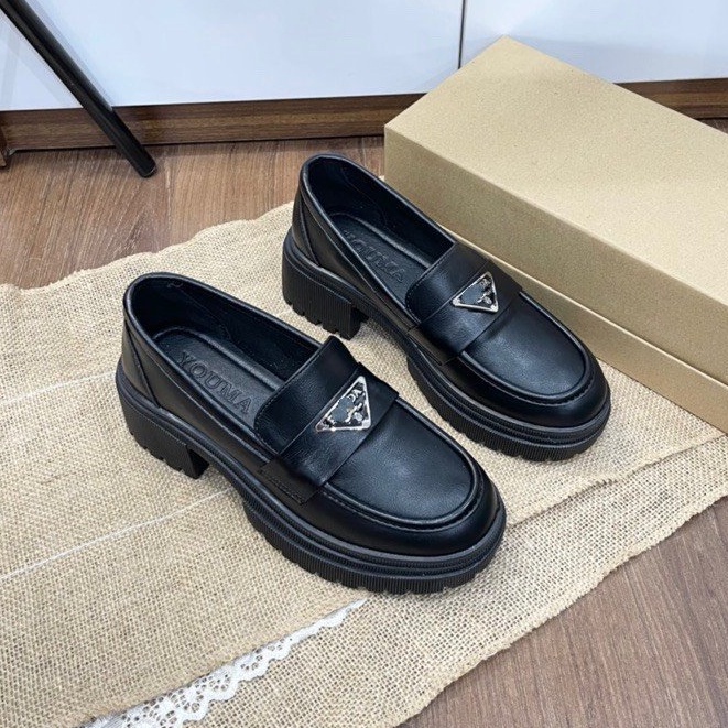Giày Loafer Nữ Prada Da Lì, Da Bóng Kiểu Dáng Thời Trang MT-002