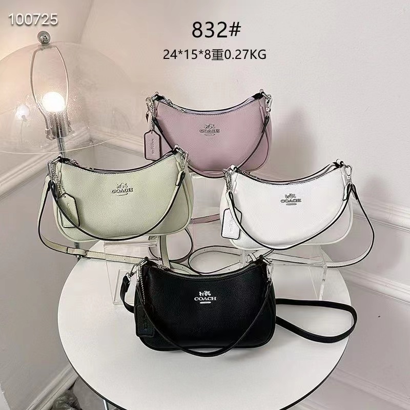 COACH Túi Đeo Chéo mini Màu Sắc Thời Trang Cho Nữ