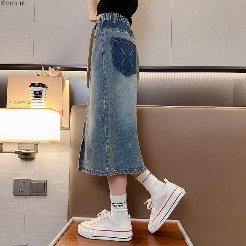 Chân váy jean dài xẻ trước