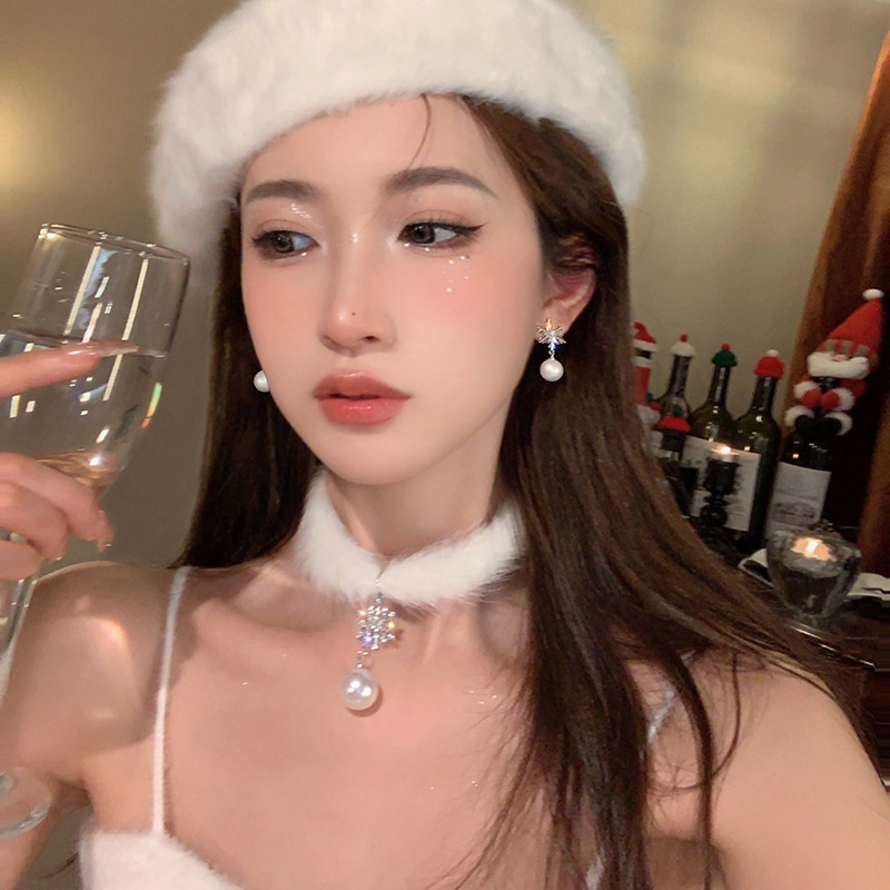 Ahellogirl Vòng cổ Mặt Bông Tuyết Lông Vũ Ngọc Trai Thời Trang Thu Đông Dành Cho Nữ