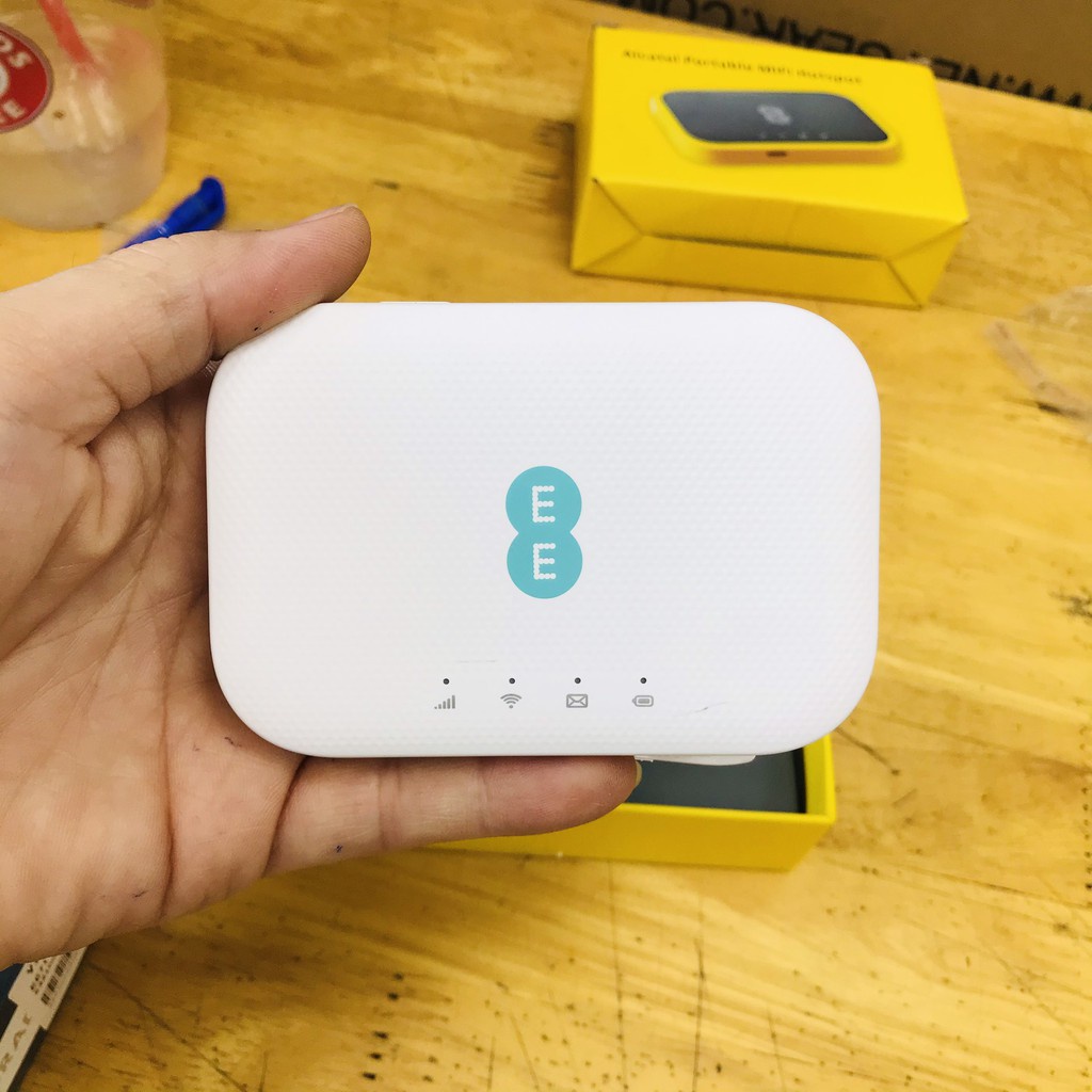 Bộ Phát Wifi 4G Alcatel EE71, Tốc Độ 4G 300Mbps, Pin 2150mAh, Wifi 802.11ac Hỗ Trợ 20 Kết Nối