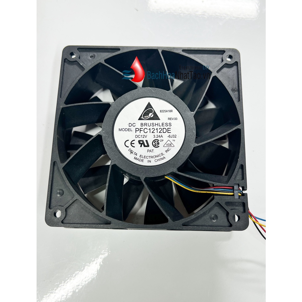 Quạt DC Brushless 12v-3,24a vuông 12cm