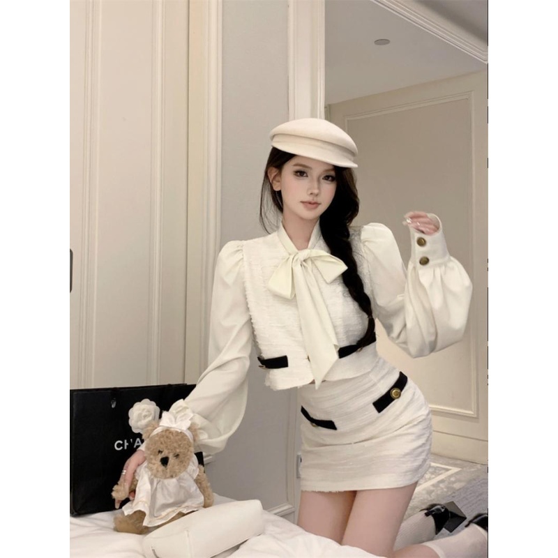 Set Áo Tay Phồng Và Chân Váy Ngắn Thời Trang Dành Cho Nữ