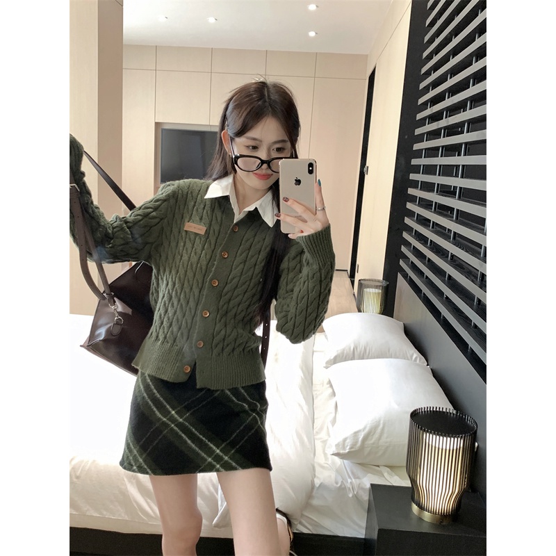 Bộ Đồ Muối Áo Len Xoắn Áo Len Cardigan Nữ Áo Sơ Mi Dài Tay Mùa Thu Chân Váy Kẻ Sọc Bộ Ba Chiếc