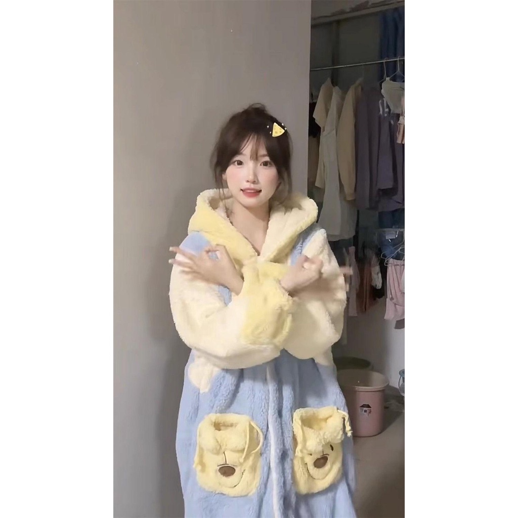 Áo Choàng Ngủ Có Mũ Trùm Đầu Bằng Lông Cừu San Hô Dày Dặn In Hình winnie the pooh Phong Cách Mới 2023