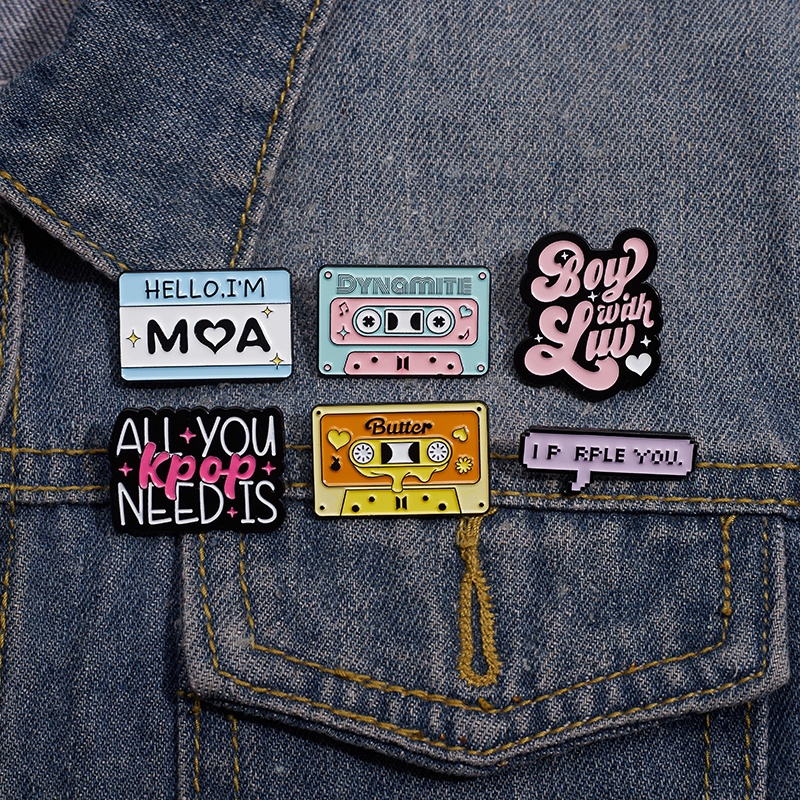 Huy Hiệu Cài Áo Kim Loại Hình Băng Cát Sét kpop Thời Trang