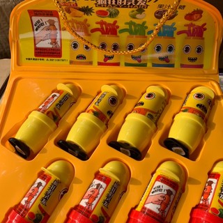 vỉ 20 chiếc kẹo dẻo đùn mọc tóc minion
