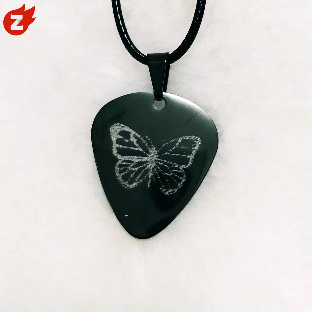 Mariah Vòng cổ Da Mặt Hình Miếng Gảy Đàn guitar Bằng Thép Không Gỉ