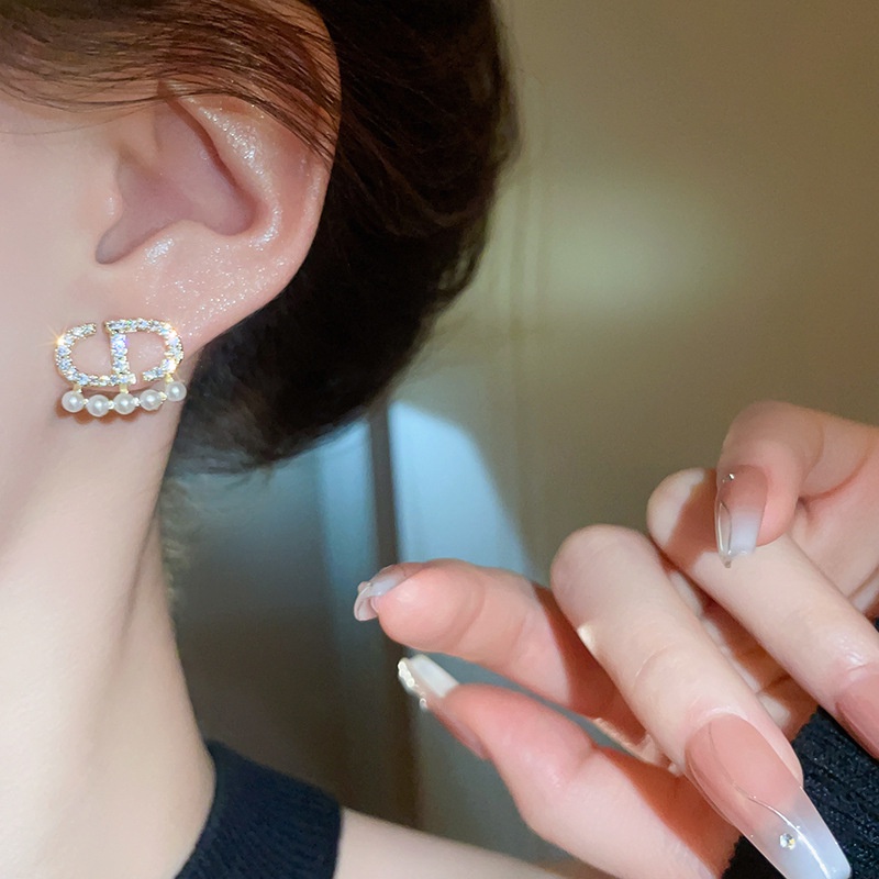 Khuyên Tai Hình Mũi Heo Đính Ngọc Trai Nhân Tạo Độc Đáo Chất Lượng Cao