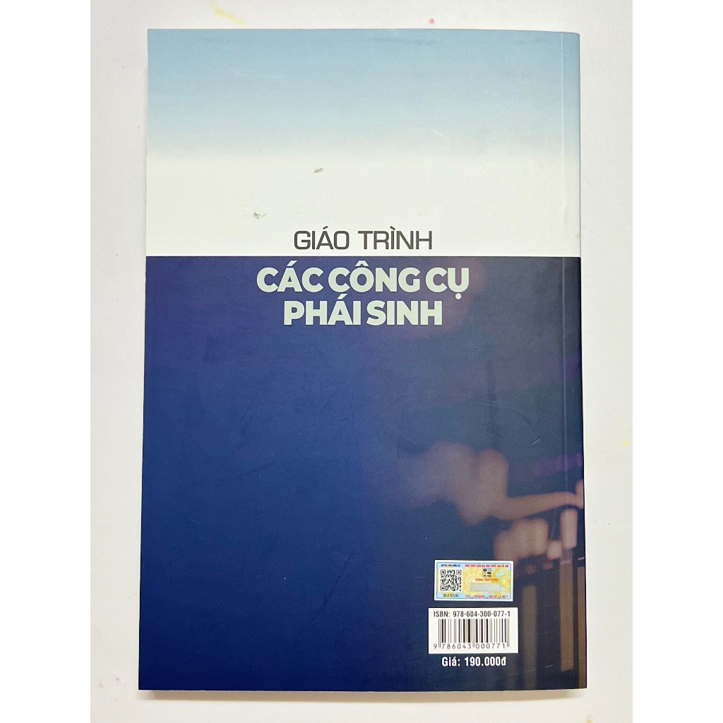Sách - Giáo Trình Các Công Cụ Phái Sinh  - Nhà Sách Pháp Luật New
