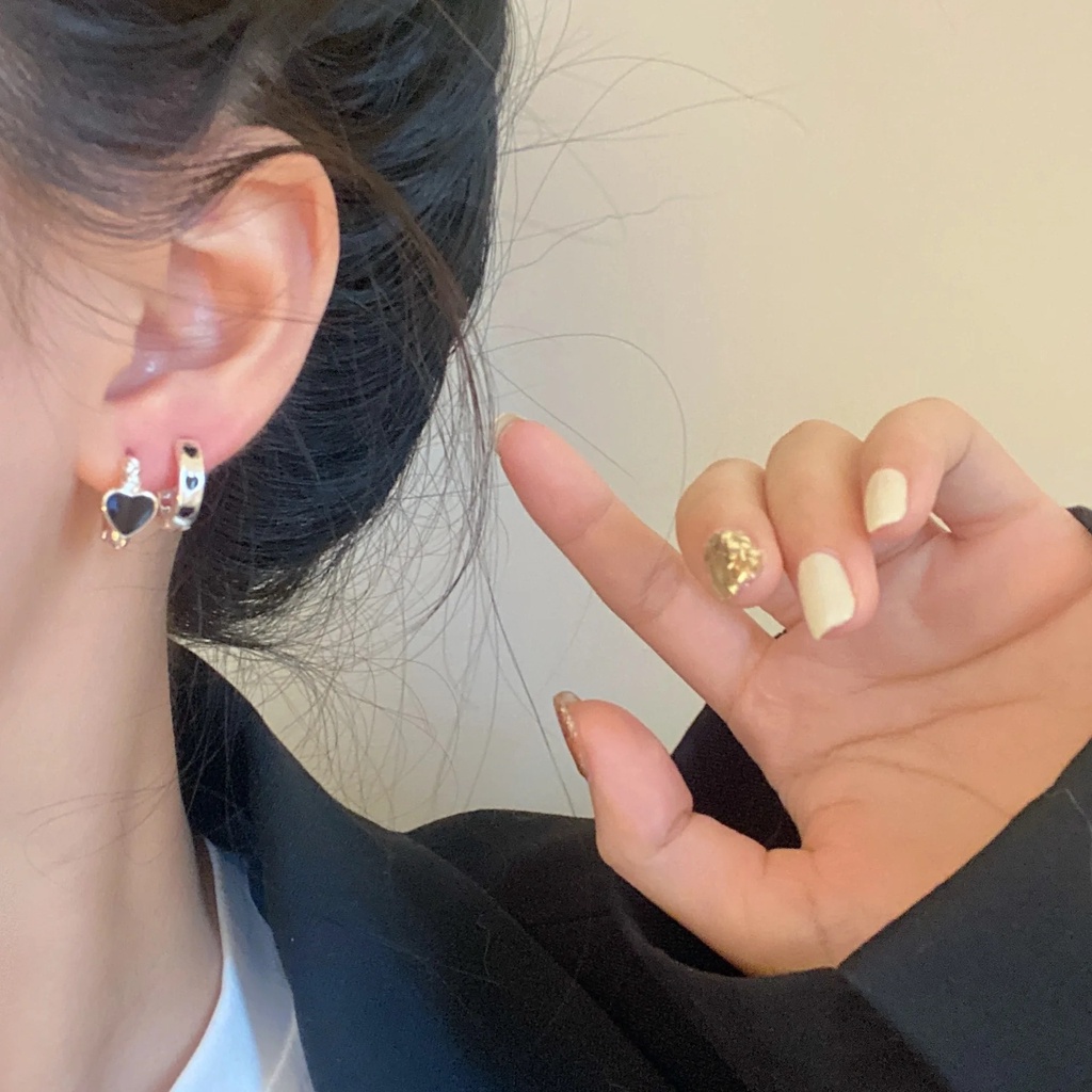 Set 4 Khuyên Tai Bạc Hình Tròn Họa Tiết Trái Tim Màu Đen Không Gây Dị Ứng Thời Trang Cho Nữ YR