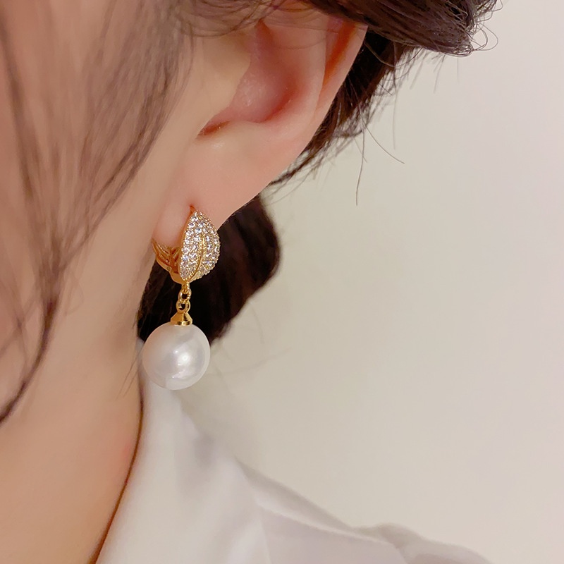 Bông Tai Đính Lá Ngọc Trai Cao Cấp Phong Cách Pháp Sang Trọng