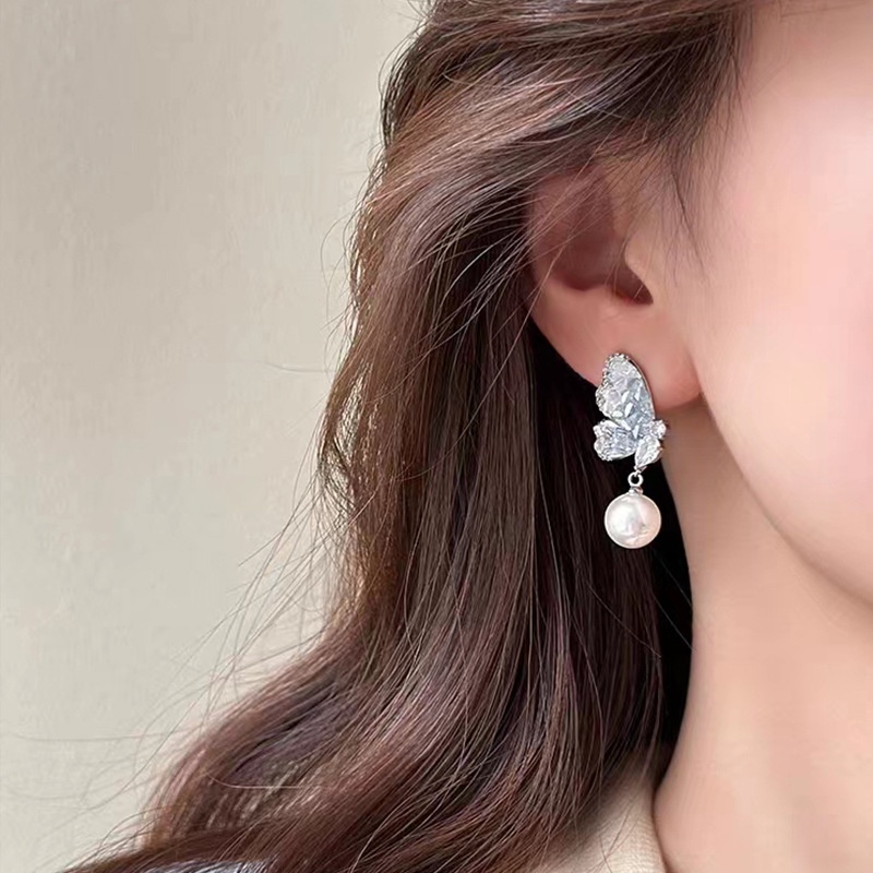 Bông Tai Hình Bướm Đính Ngọc Trai Thời Trang Dành Cho Nữ