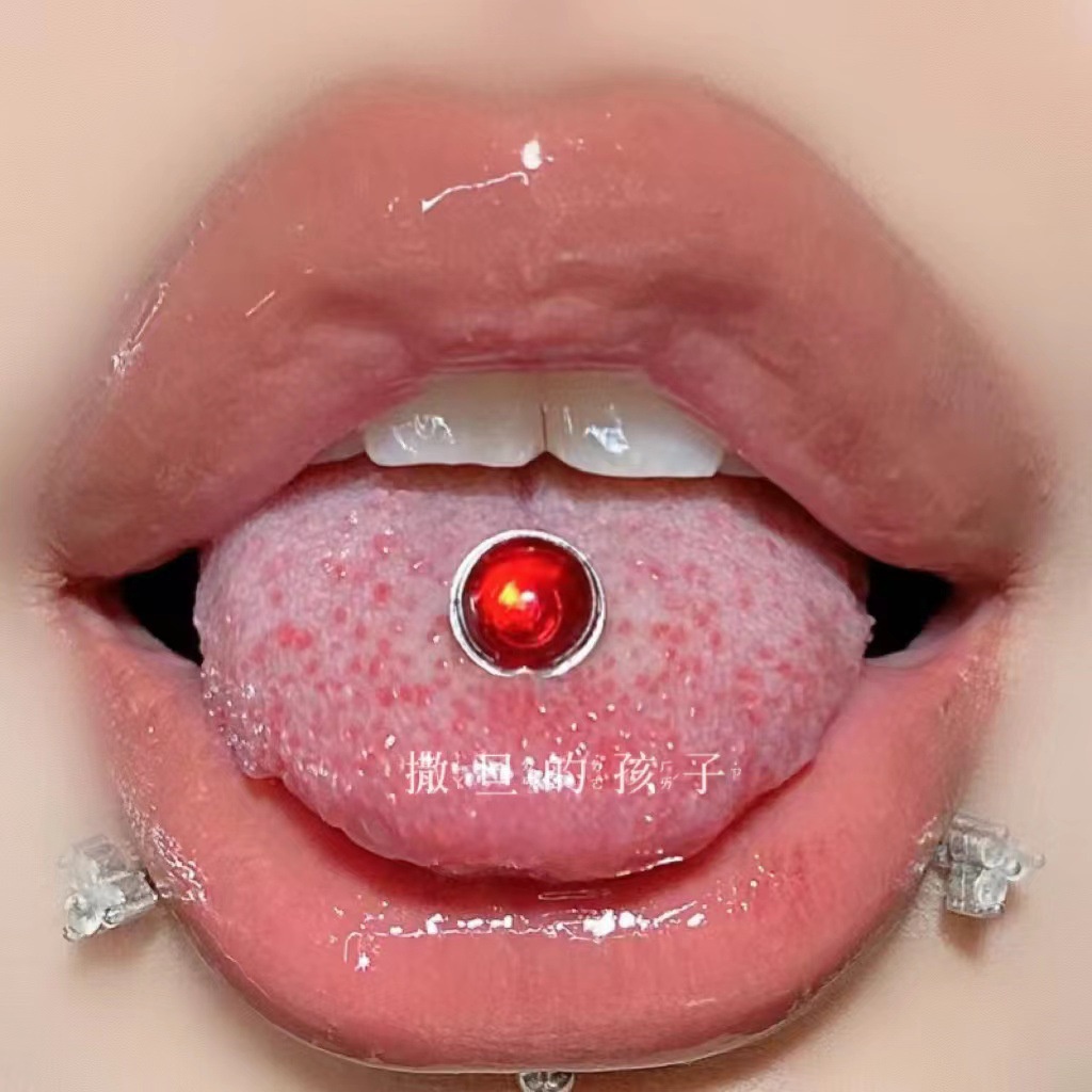 Nhẫn Lưỡi Bằng Thép Titan Đục Lỗ Cho Cô Gái Nóng Bỏng