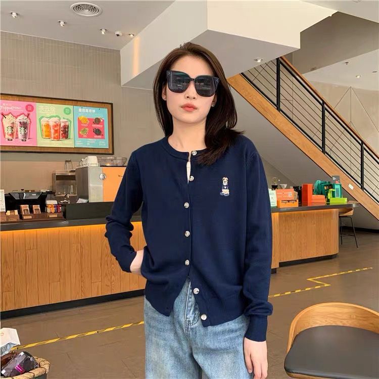 IELGY Tay Dài Dáng Rộng Thêu Hình Gấu Kèm Áo Khoác cardigan Nhỏ Thời Trang Cho Nữ