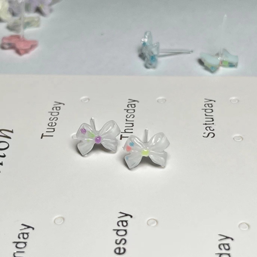 1 Đôi Bông Tai Hình Chiếc Nơ Nhỏ Bằng Nhựa resin Nhiều Màu Thời Trang Cho Nữ