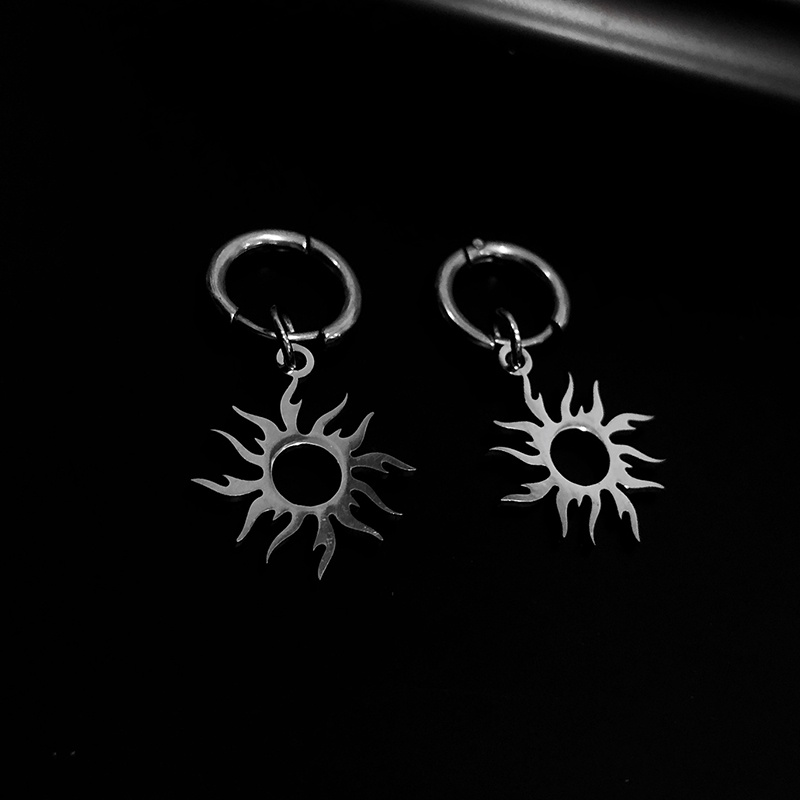 Khuyên Tai Mặt Trời Bằng Thép Titan Không Cần Xỏ Lỗ Chống Dị Ứng Không Phai Màu Phong Cách hip hop Cho Nam