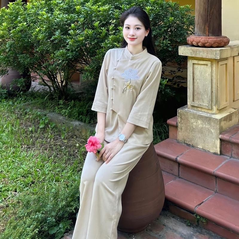 Đồ lam thêu chữ AN hoa sen nút gài cao cấp