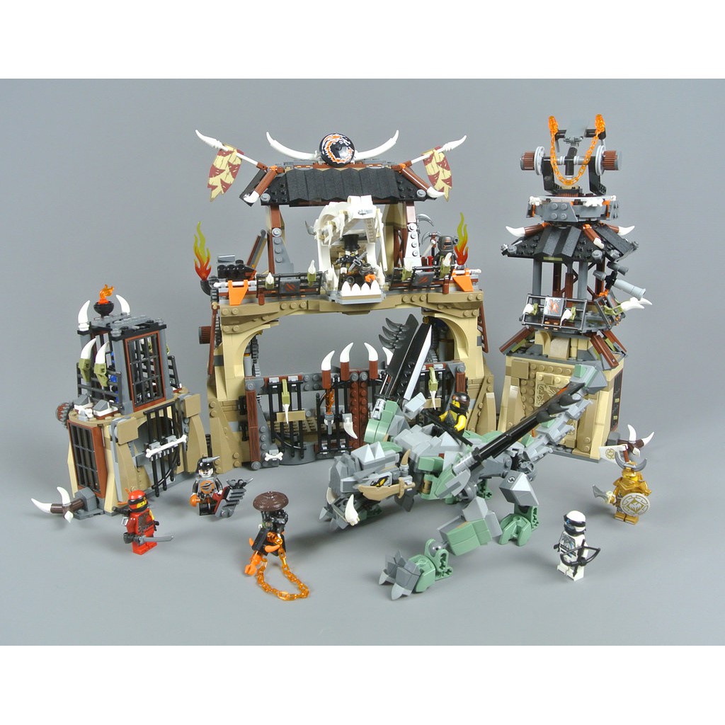 LEGO Ninjago 70655 - Trường Đấu Rồng hộp bí ấn, tặng ô tô