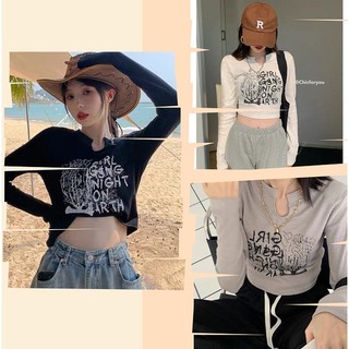 Áo thun nữ cổ chữ V, tay dài, dáng ngắn ôm vừa vặn dễ thương.