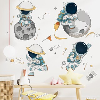 Decal dán tường vũ trụ phi hành gia tinh nghịch