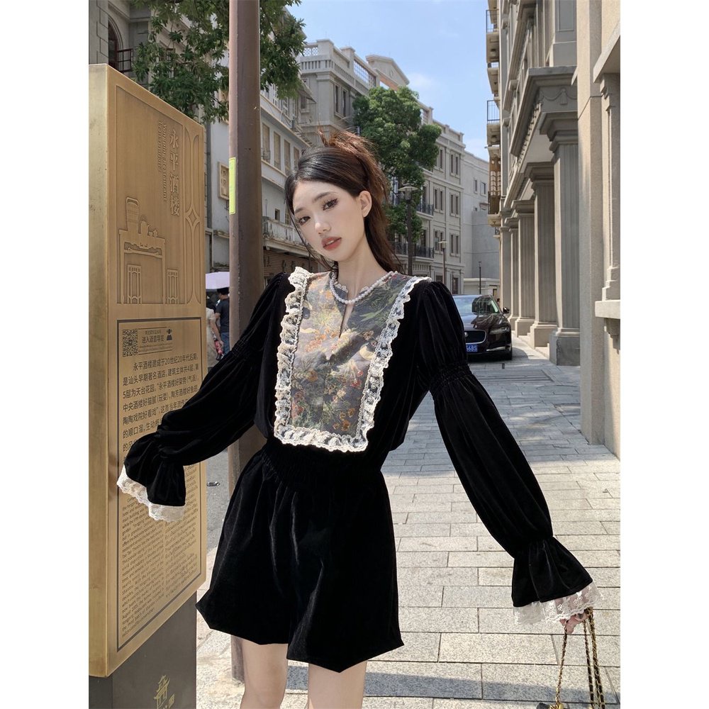 Autumn and winter New Fashion suit French court style lace stitching velvet long sleeve top high waist wide leg shorts for women