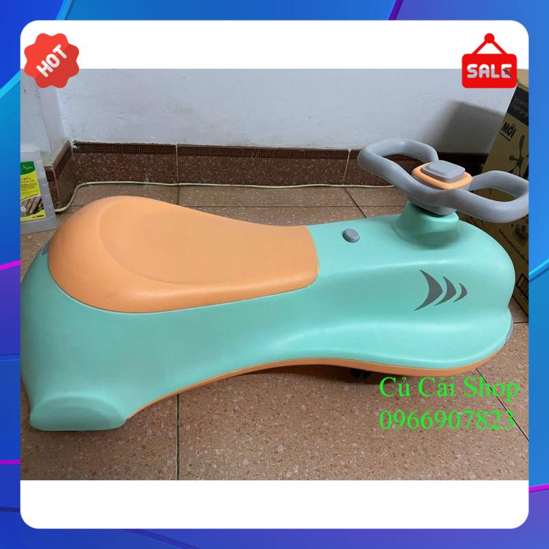 Xe lắc cho bé hkm Moony xịn sò,xinh xắn