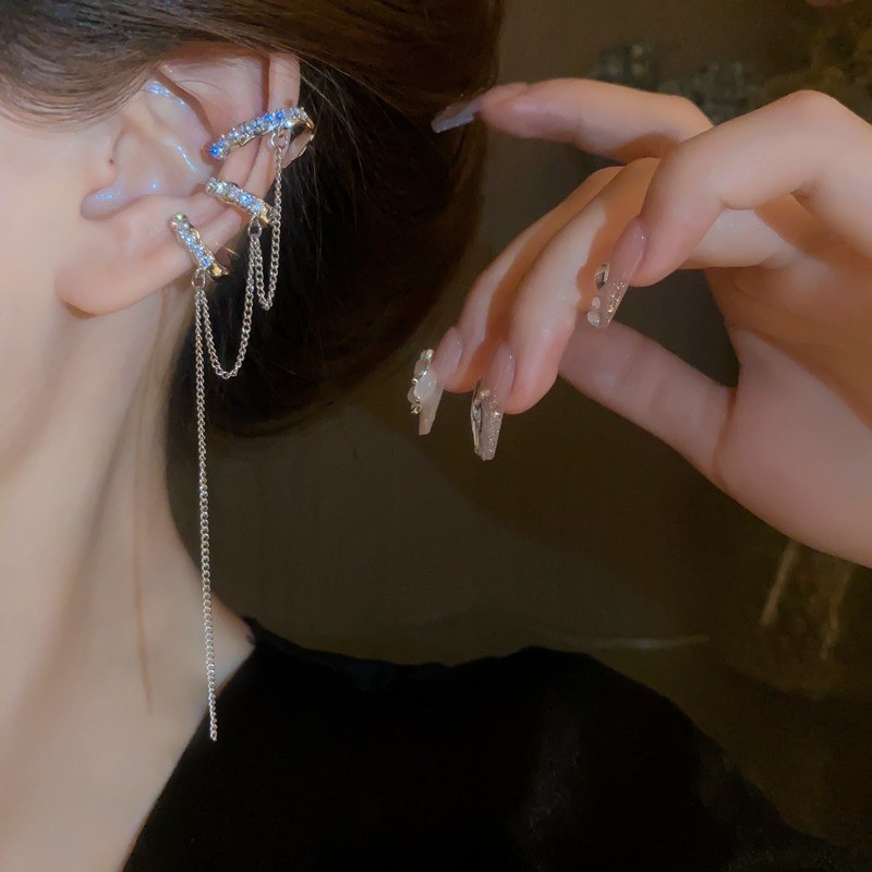 Thời Trang Khuyên Kẹp Vành Tai Phối Tua Rua Dễ Thương Dùng Làm Quà Tặng Sinh Nhật Cho Bạn Gái