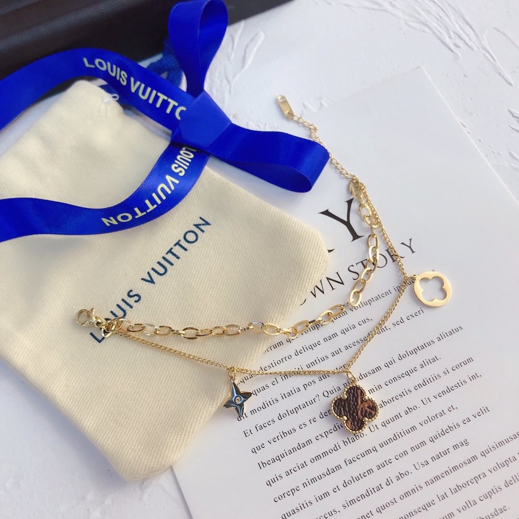 Vòng Tay louis vuitton Bằng Thép Titan Khắc Chữ lv monogram