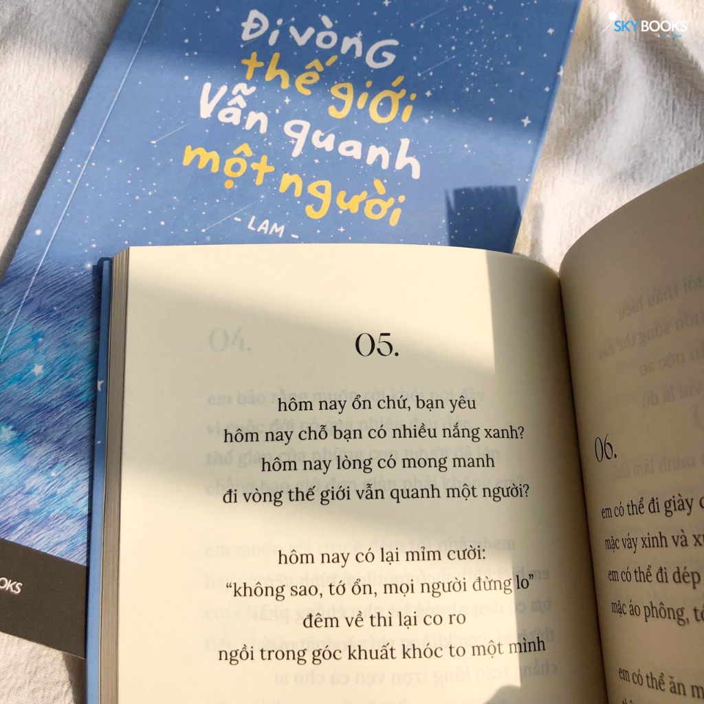 Sách - Đi vòng thế giới vẫn quanh một người az