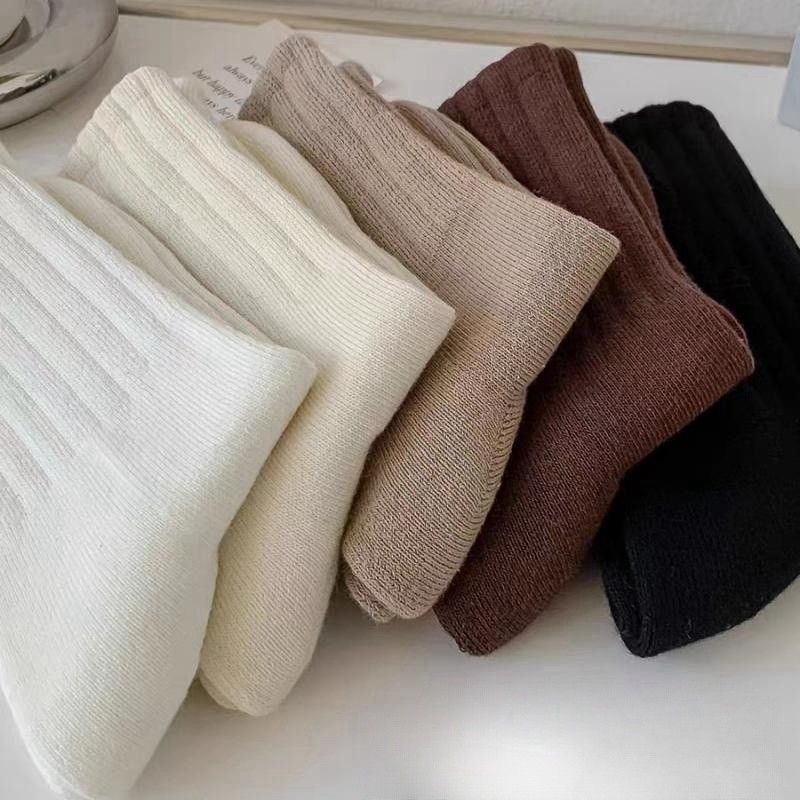 Vớ Thể Thao Dài Trung Bình Màu Trơn Hợp Thời Trang Và Đa Năng