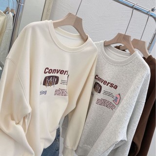 Áo sweater nữ chui đầu cổ tròn in chữ