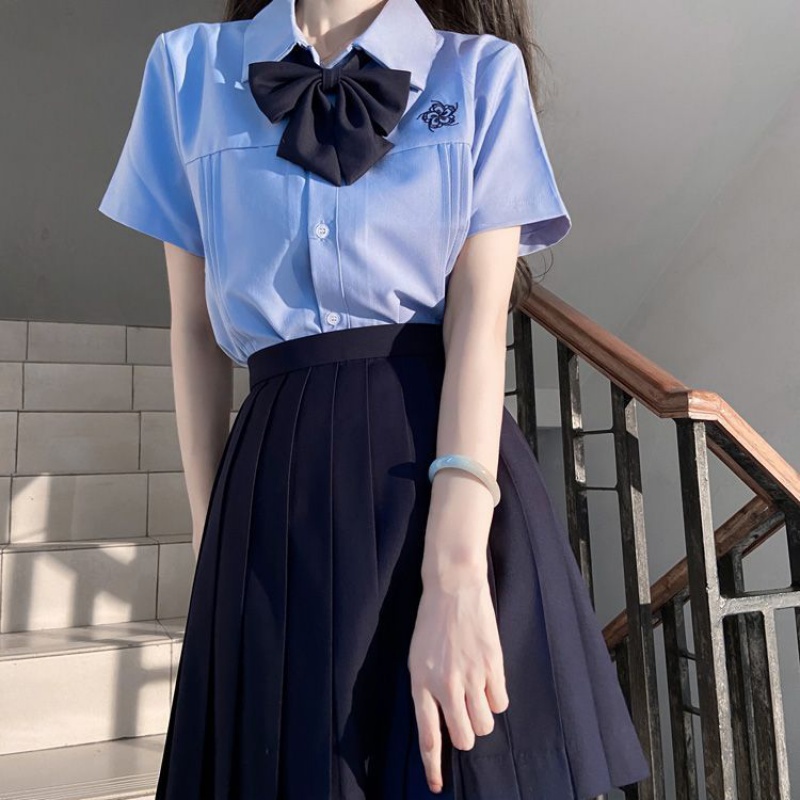 Áo Sơ Mi Ngắn Tay Cổ Vuông Thêu Họa Tiết Xinh Xắn Dành Cho Nữ