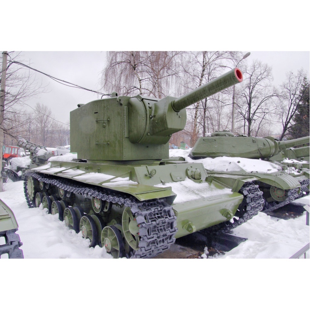 Giá rẻ Mô hình lắp ráp xe tăng quân sự hạng nặng Liên Xô - mô hình sa bàn sập sàn hộp bí ấn, tặng ô tô