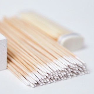 Tăm Bông Cán Gỗ 1 Đầu Nhọn( Gói 100c) dùng trong phun xăm, Nail, nối mi-BOMME