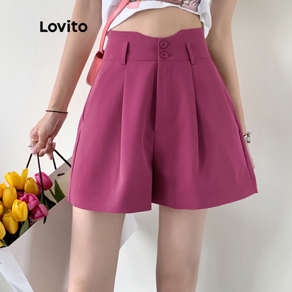 Quần short Lovito lưng vừa ống rộng phối nút màu trơn thường ngày cho nữ LNE15107 (màu hồng chói)