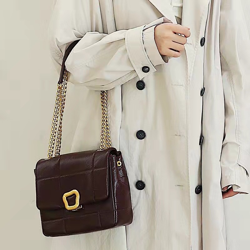 Túi Xách Da Bò Dáng Vuông Nhỏ Phối Dây Xích Thời Trang 2022 Sang Trọng Cho Nữ