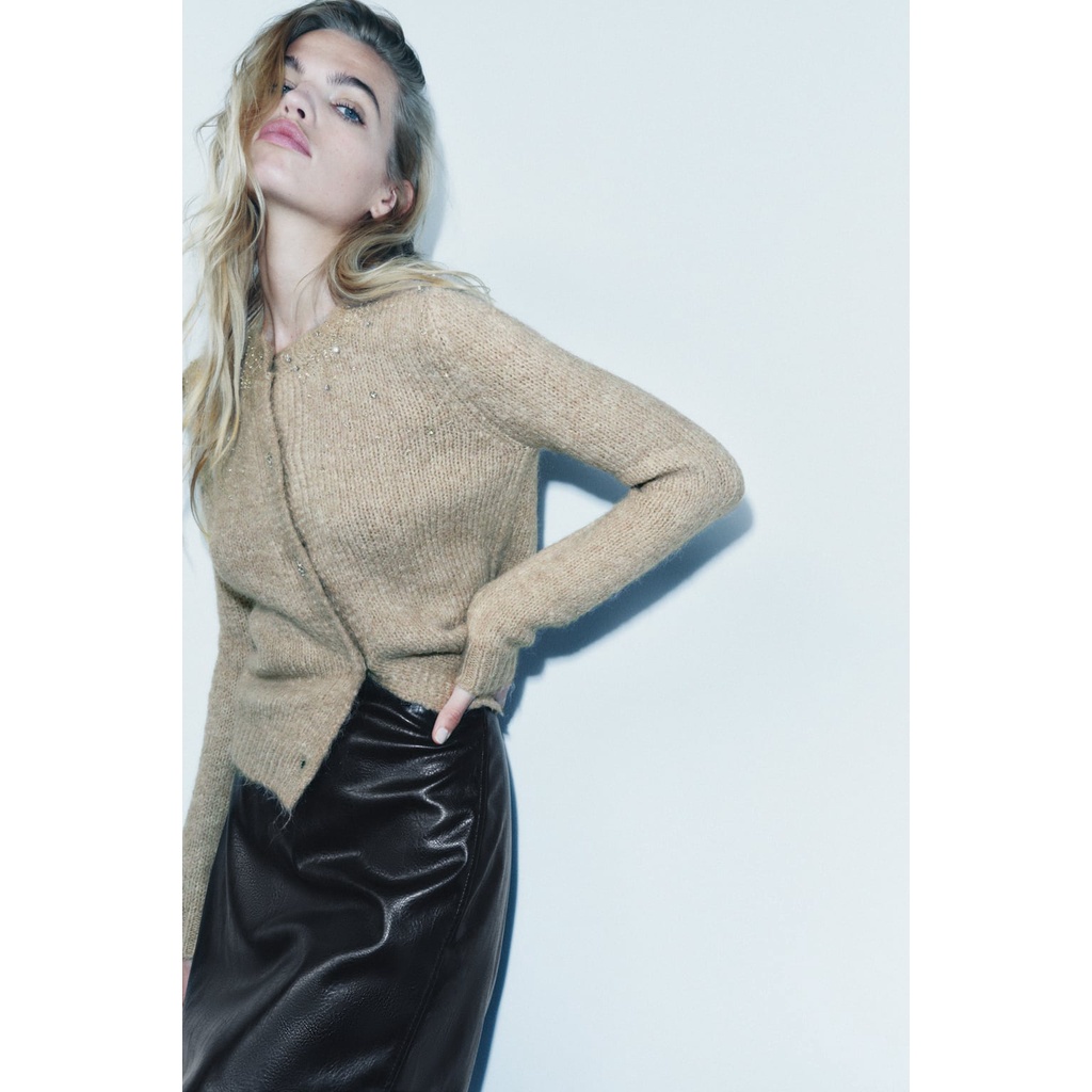 Zara za Áo sweater Cổ Tròn Tay Dài Đính Hạt Cườm Đá Trang Trí Thời Trang 9598297 500