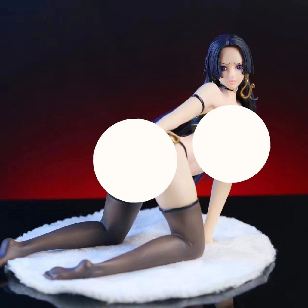 Mô Hình Nhân Vật Lụa Đen Trong one piece Để Bàn Trang Trí