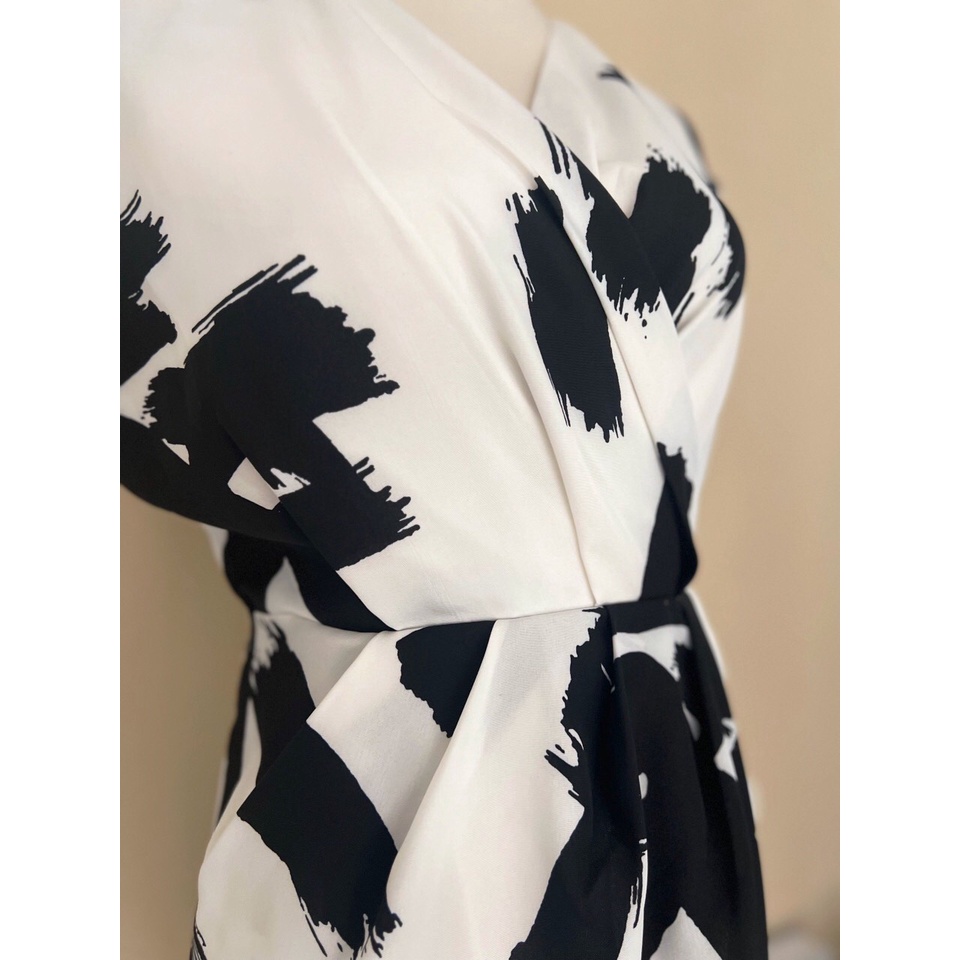 Đầm Sát Nách Họa Tiết C.a.t.i