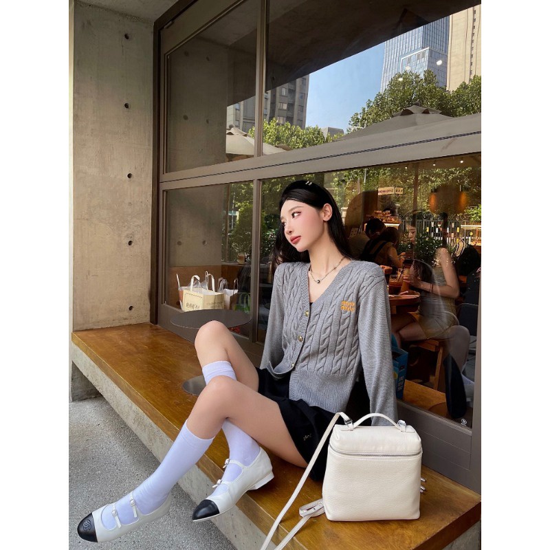 Áo Khoác cardigan Thêu Họa Tiết Xinh Xắn Theo Phong Cách Thu Đông 23ss