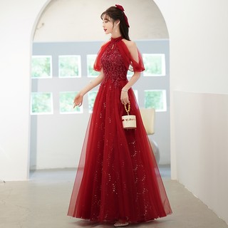 tiệc dạ hội thanh lịch người dẫn chương trình mới buổi biểu diễn hòa nhạc sinh viên váy dài màu đỏ thời trang mỏng