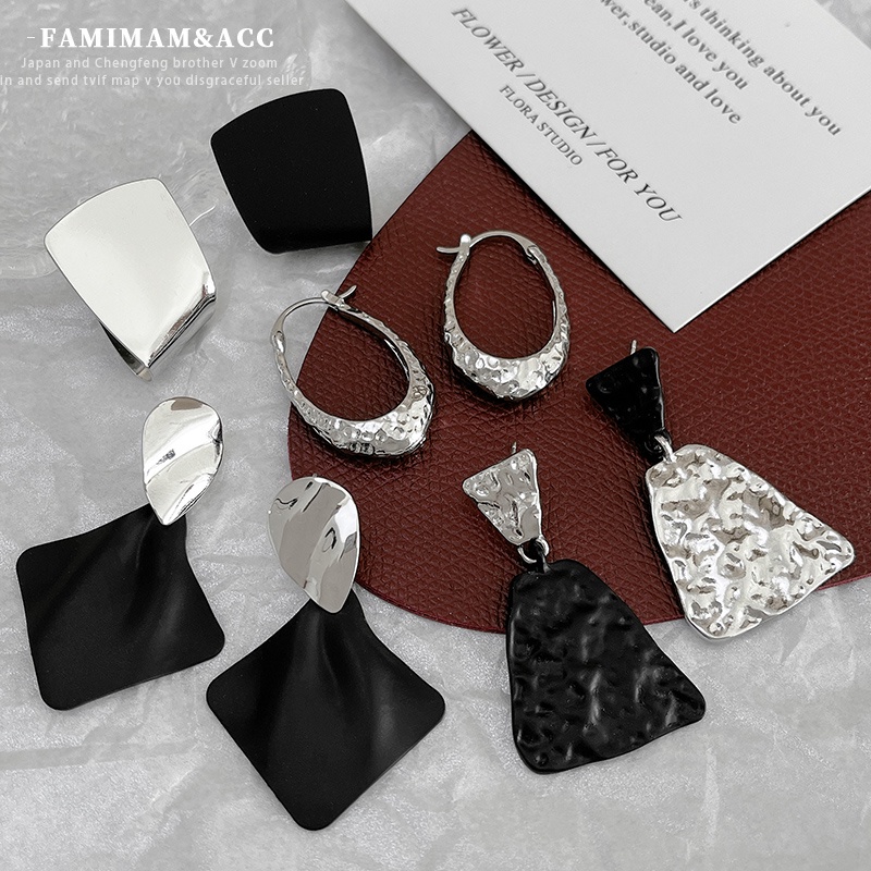 Bông Tai Thời Trang Cao Cấp Màu Đen / Bạc Đơn Giản Phong Cách Hàn Quốc Cho Nữ