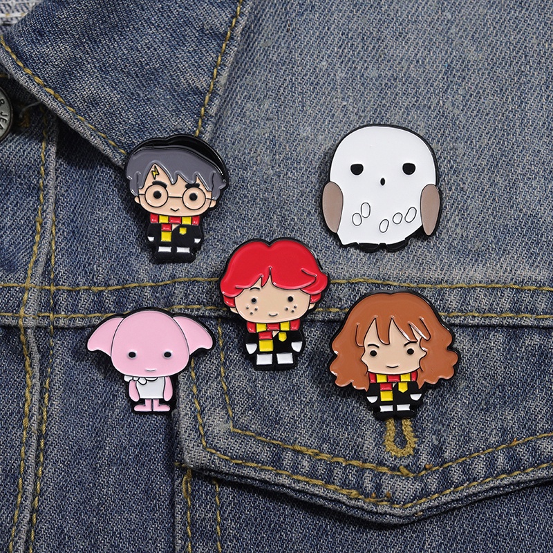 Huy Hiệu Cài Áo Ba Lô Hoạt Hình Thành Viên Ma Thuật q