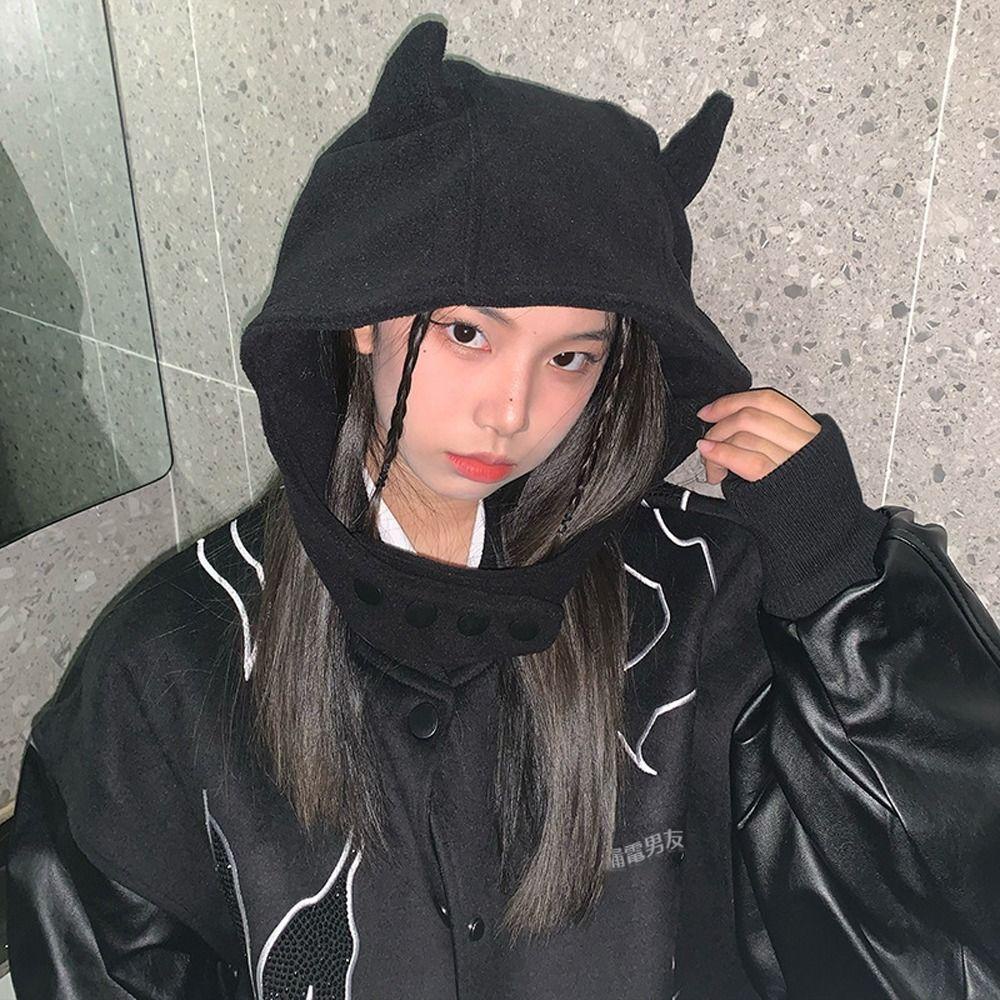 Mũ Lưỡi Trai Vải cotton Màu Đen In Hình Quỷ Bảo Vệ Tai Kiểu Nhật Bản Thời Trang Mùa Đông Cho Nam / Nữ