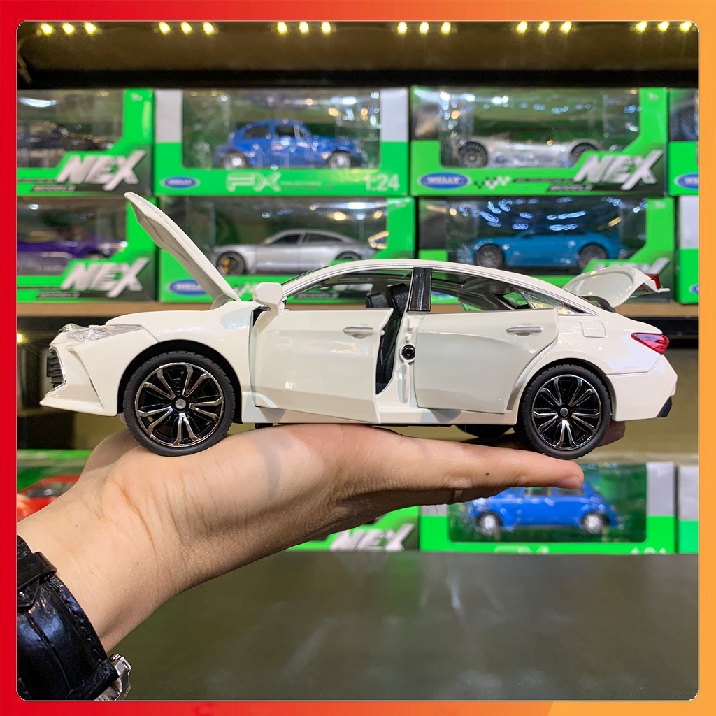 Mô hình xe Toyota Avalon tỉ lệ 1:24 Chezhi