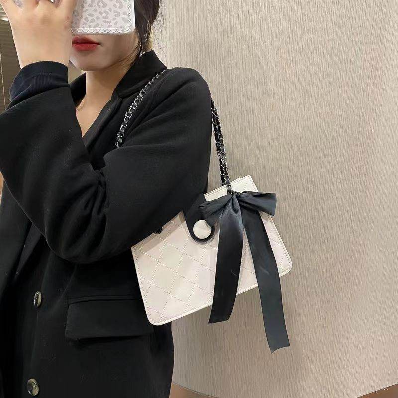 Túi đeo chéo dây xích hình thoi mẫu mới năm 2023 thời trang xuân hè cho nữ